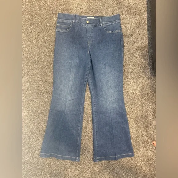 SPANXshape Original EveryWear
Flare Jeans - Picture 2 of 8